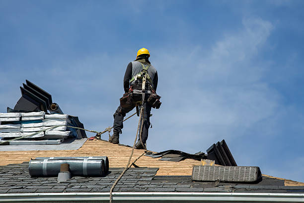 Professional Roofing technician working in Basehor, KS